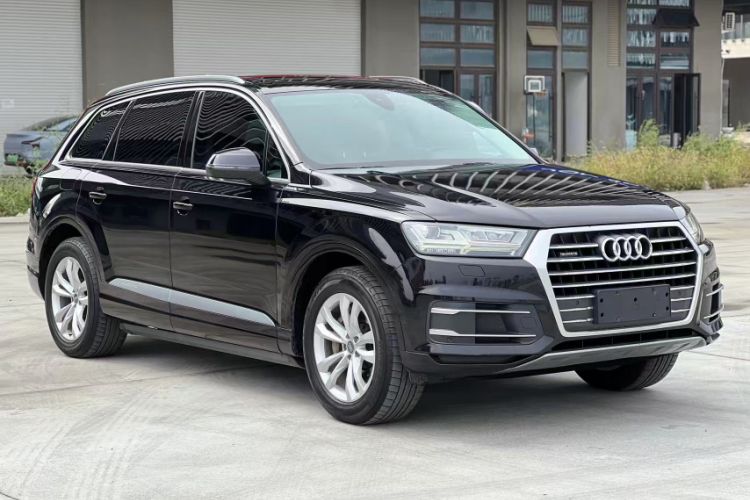 Used Audi Q7 2018 40 TFSI Comfort Model