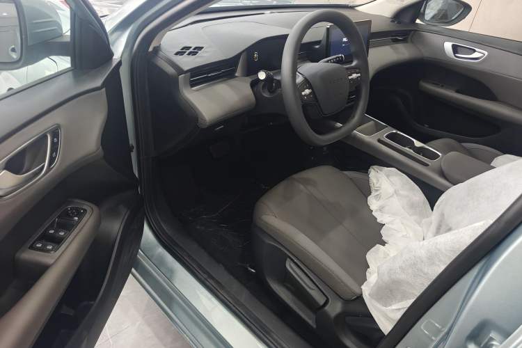 Used Roewe D6 2025 450 km Premium Edition
