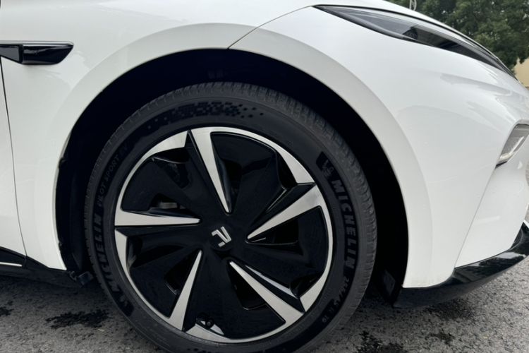 Used  F7 2023 Advanced Edition