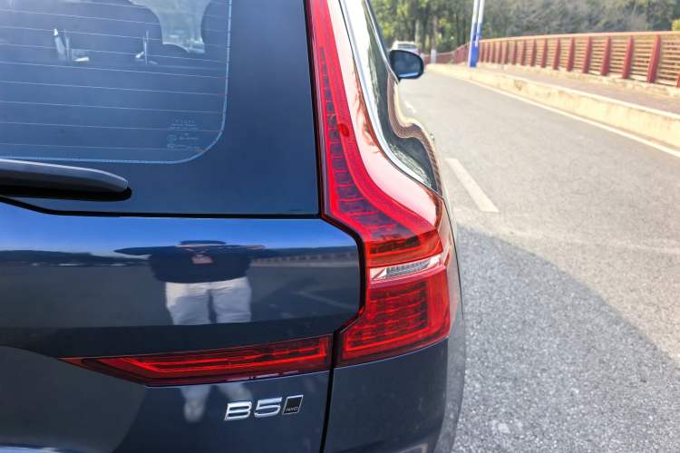 Used Volvo XC60 2023 B5 4x4 Smart Luxury Edition