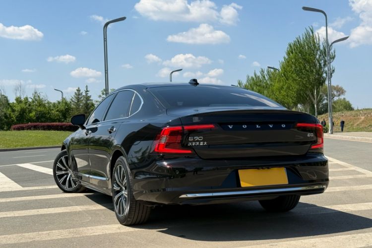 Used Volvo S90 2022 B5 Zhiyi Luxury Edition
