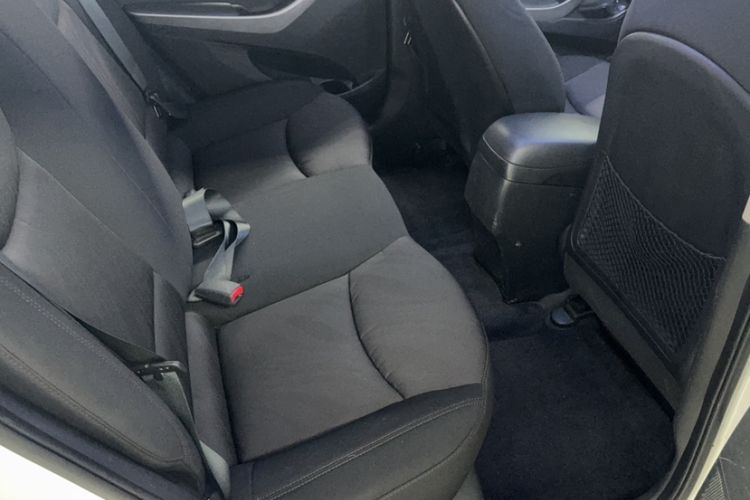 Used Hyundai Elantra 2015 1.6L Automatic Fashion Model