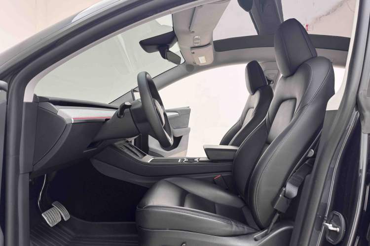 Used Tesla Model Y 2024 Rear-Wheel-Drive Version
