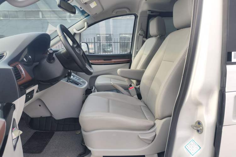 Used  Refine M5 2017 2.0T Gasoline Dual-Clutch Business Edition
