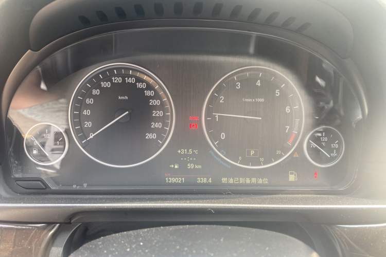 Used BMW 5 Series 2014 525Li Leading Model
