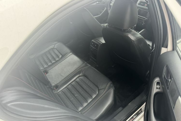 Used Volkswagen Sagitar 2013 2.0 TSI GLI
