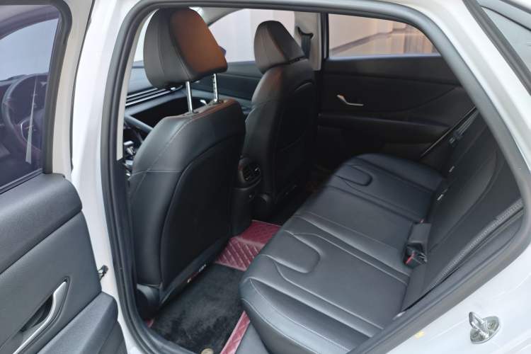 Used Hyundai Elantra 2022 1.5L CVT LUX Prestige Edition
