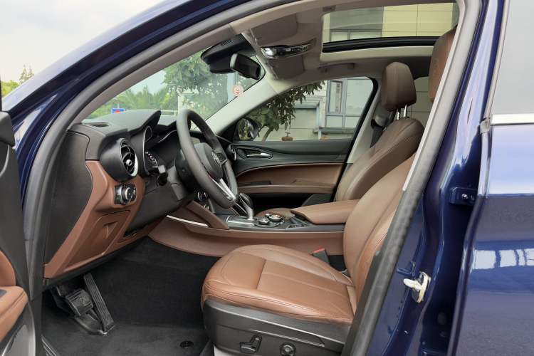 Used Alfa Romeo Stelvio 2017 2.0T 200HP Luxury Edition
