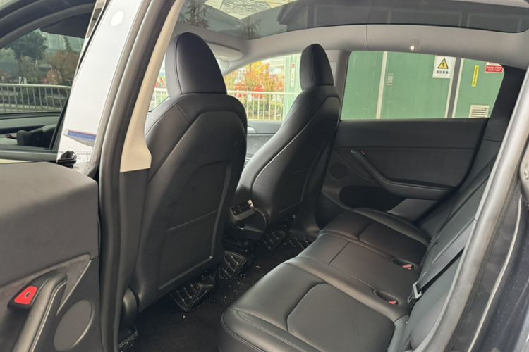 Used Tesla Model Y 2024 Rear-Wheel-Drive Version
