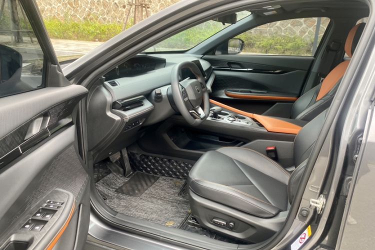 Used Changan UNI-V iDD 2023 ZhiDian iDD 1.5T 113km Smart & Fun Version