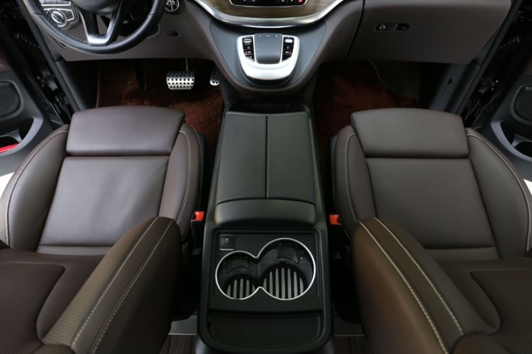 Used Mercedes-Benz V-Class 2022 V 260 L Long-wheelbase Luxury Edition