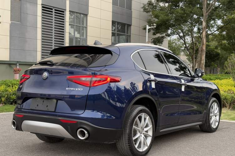 Used Alfa Romeo Stelvio 2017 2.0T 200HP Luxury Edition
