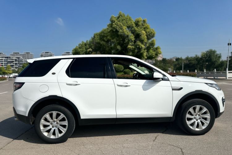 Used Land Rover Discovery Sport 2017 2.0T SE
