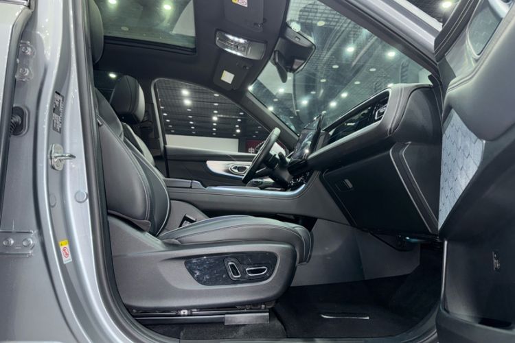 Used GAC Trumpchi GS8 2022 Flagship Series 2.0 TGDI Four-Wheel Drive Luxury Smart Connectivity Version (7 Seats)