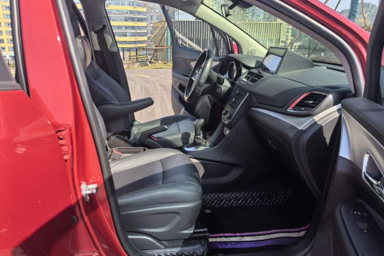 Used Buick Encore 2015 1.4T Automatic Two-Wheel Drive Urban Elite Version
