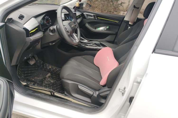 Used Roewe i5 2021 1.5L CVT Platinum Edition