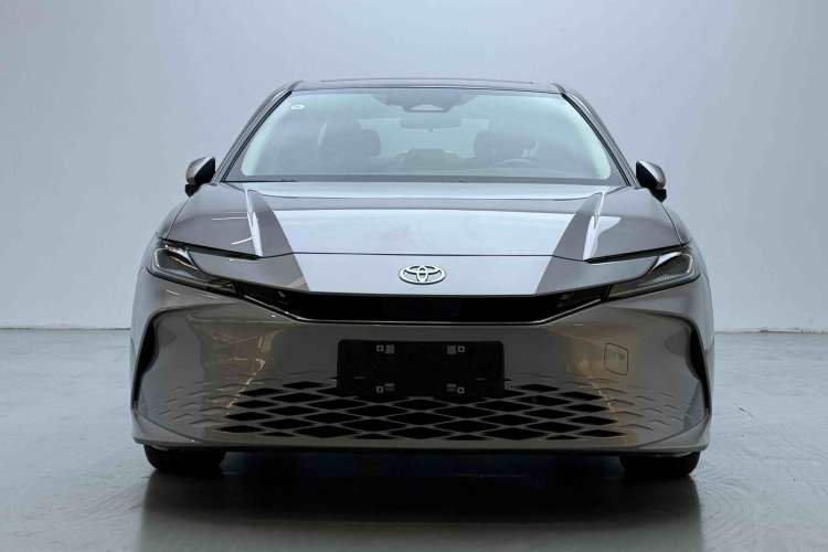 Used Toyota Camry 2024 Dual-Motor 2.0 HGVP Luxury Edition