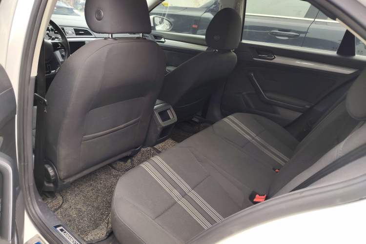 Used Volkswagen Lamando 2017 230TSI DSG Fashion Edition
