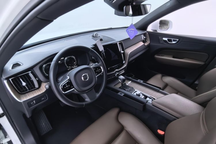 Used Volvo XC60 2021 T5 4x4 Smart Luxury Edition
