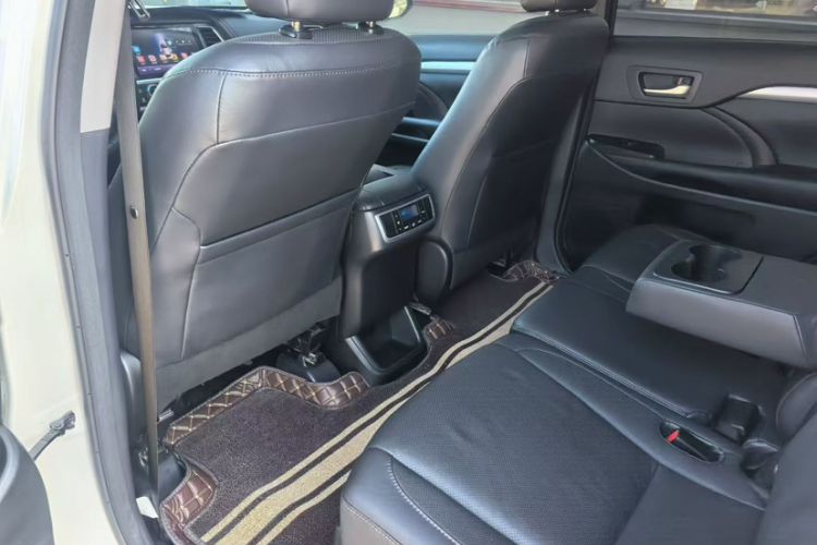 Used Toyota Highlander 2017 2.0T Four-Wheel Drive Luxury Edition 7 Seats