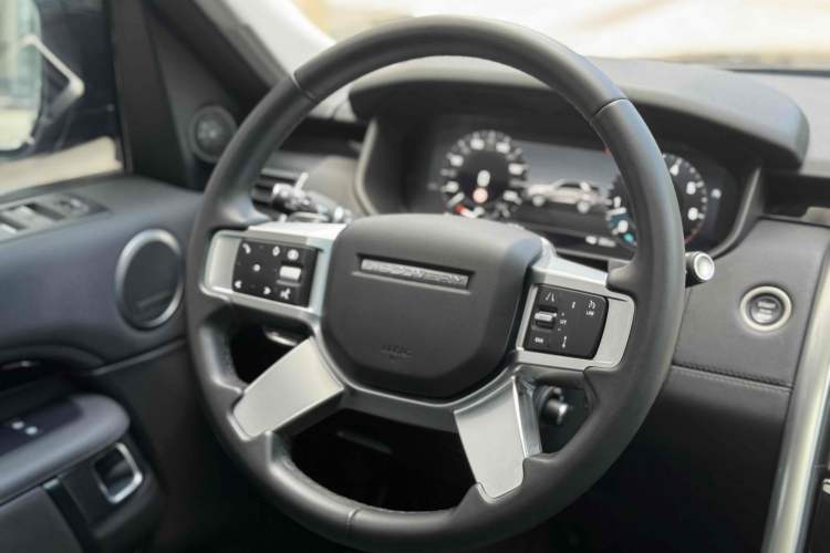 Used Land Rover Discovery 2024 360 PS S