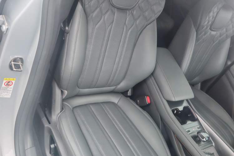 Used BYD Song L EV 2025 Intelligent Driving Version 662 km LiDAR Excellence Edition
