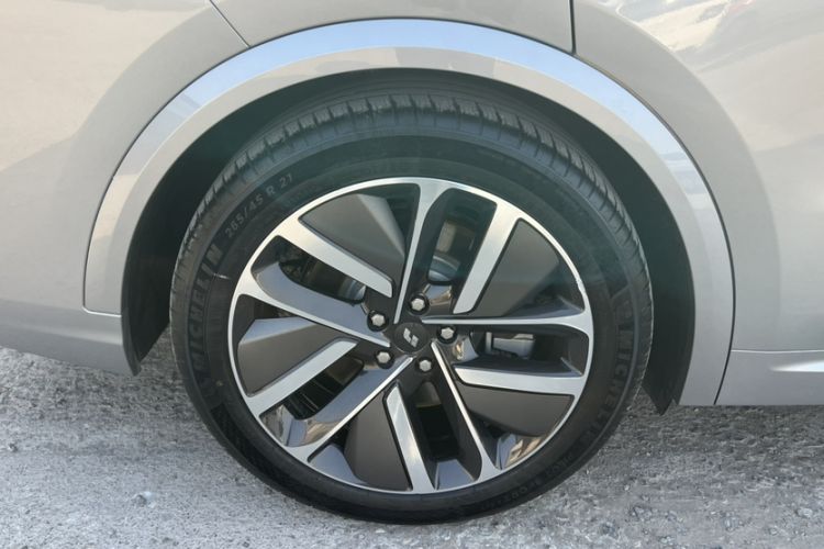 Used Li Auto L8 2023 Pro Model
