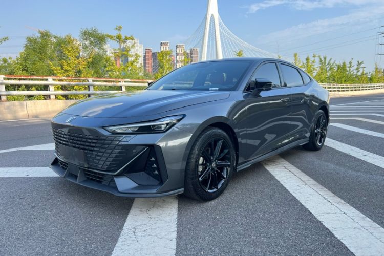 Used Changan UNI-V 2023 1.5T Prestige Model
