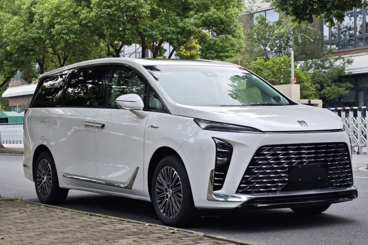Used Buick GL8 New Energy 2024 Lu Zun Deluxe Edition 7-Seater
