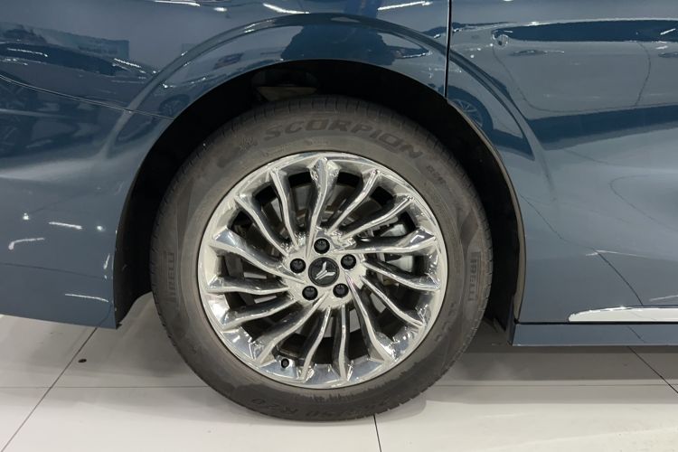 Used VOYAH Dream 2025 PHEV Four-Wheel-Drive Flagship Version – Qiankun Edition
