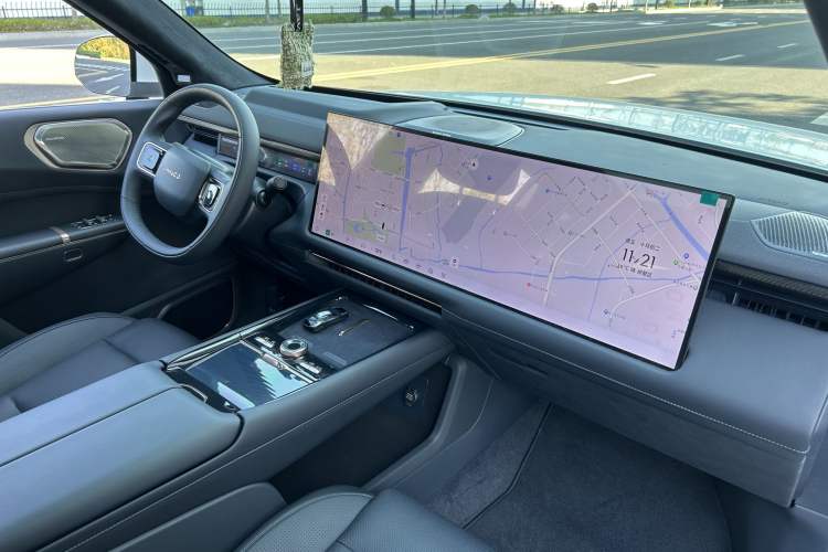 Used Lynk & Co 900 2025 1.5T Ultra
