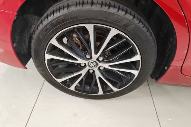 Used Toyota Camry 2019 Dual-Engine 2.5HS FENGSHANG Edition China VI Standard
