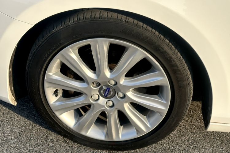 Used Volvo V40 2015 1.6T Zhiyi Edition