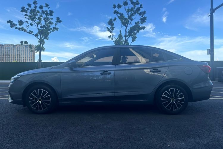 Used Roewe i5 2021 1.5L Manual Diamond Edition
