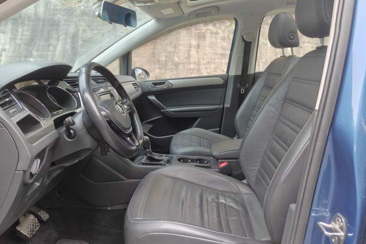 Used Volkswagen Touran 2016 Volkswagen Touran L 280TSI DSG Comfort Edition
