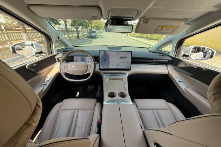 Used XPeng X9 2024 640 All-Wheel Drive High-Performance Max
