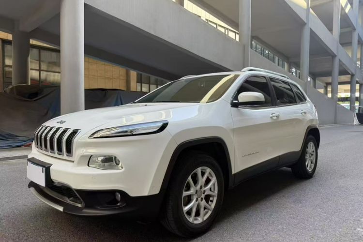 Used Jeep Cherokee 2016 2.4L Professional Smart Version