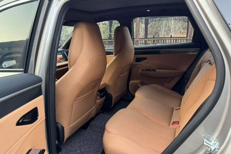 Used  L7 2025 EM-i 115km Exploration+ Edition