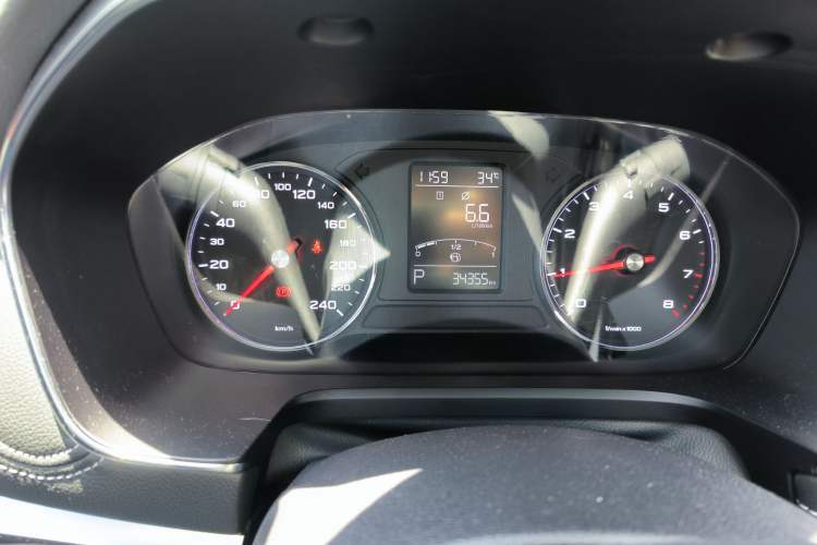 Used Roewe RX5 2019 20T Two-Wheel Drive Automatic Ali Smart Connectivity Platinum Edition
