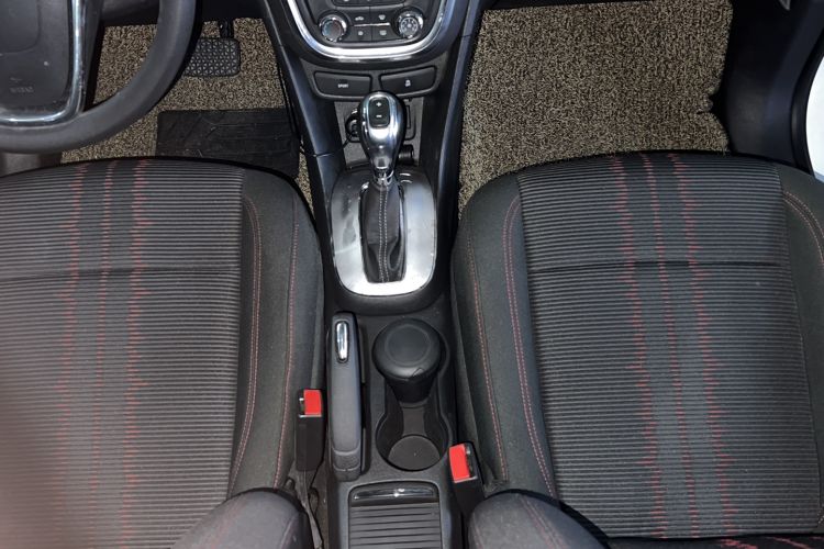 Used Buick Encore 2015 1.4T Automatic Two-Wheel Drive Urban Elite Version
