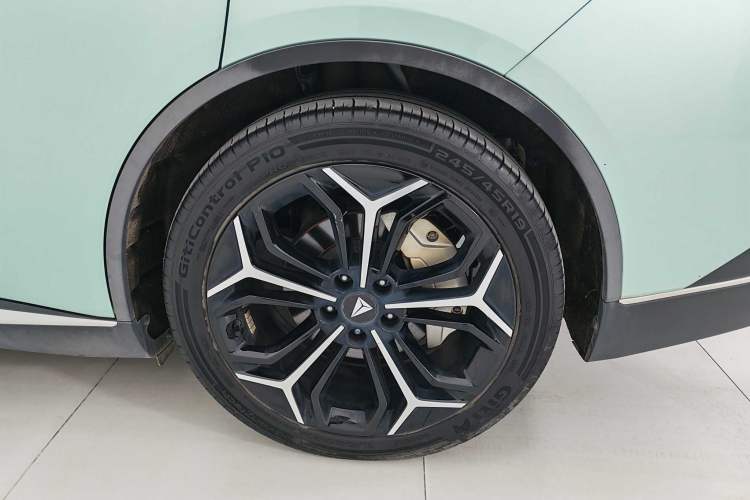 Used  SL03 2023 200Max Range-Extended Version
