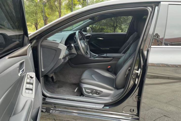 Used Toyota Avalon 2023 2.5L Luxury Edition
