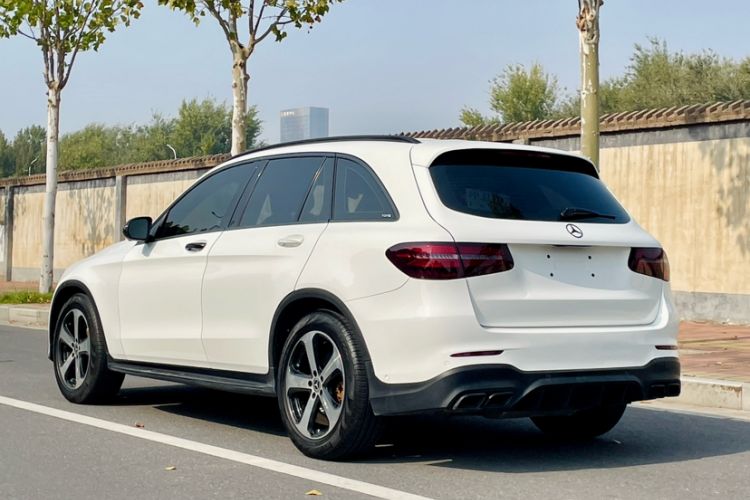 Used Mercedes-Benz GLC 2018 Facelift GLC 260 4MATIC Luxury Edition
