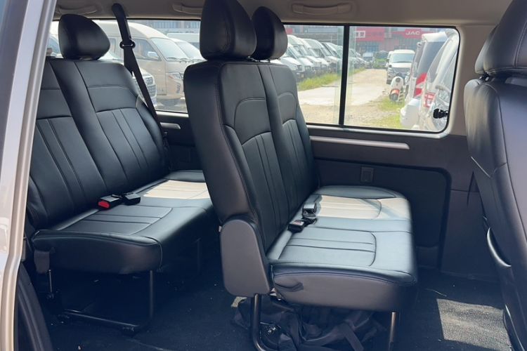 Used FORTHING Lingzhi 2023 M5L 1.6L Comfort 9-Seater
