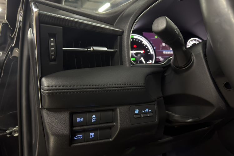 Used Toyota Avalon 2019 Dual-Engine 2.5L Luxury Edition China VI Standard
