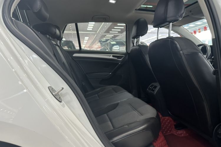 Used Volkswagen Golf 2018 230TSI Automatic Comfort Model
