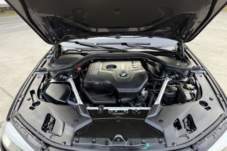 Used BMW 5 Series 2018 Restyled 530Li Leading Edition M Sport Package
