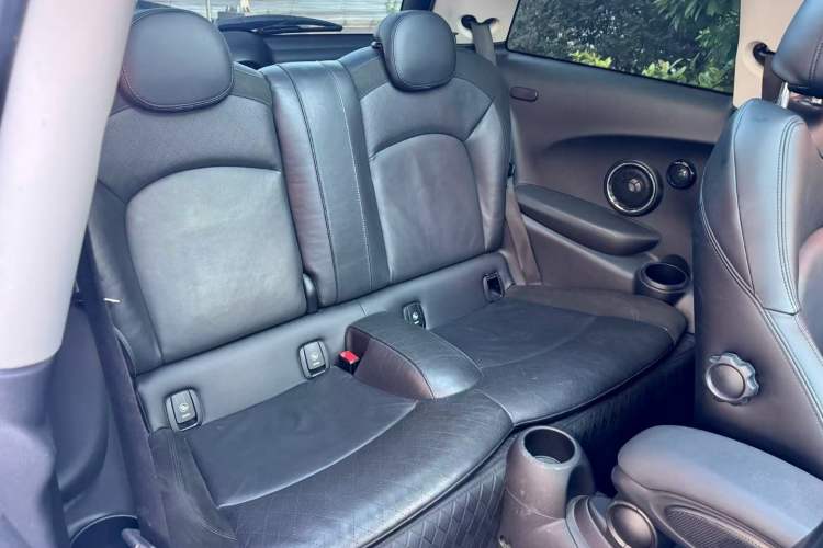 Used  MINI 2016 2.0T COOPER S Pioneer Edition
