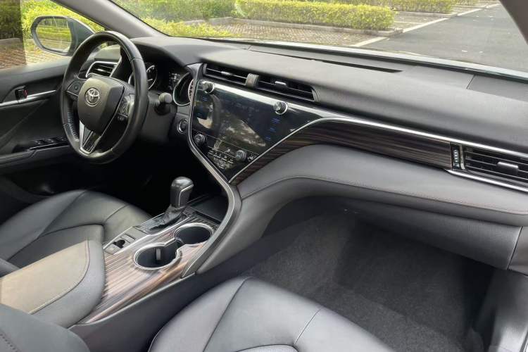 Used Toyota Camry 2019 2.0G Luxury Edition China VI Standard
