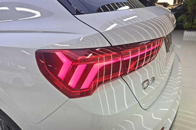 Used Audi Q3 2019 40 TFSI Fashion Dynamic Model
